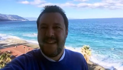 下载视频: Reggio Calabria: Matteo Salvini insieme ai pescatori di Bagnara