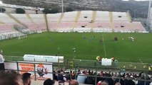 Acr Messina-Fc Messina: squadre in campo, entusiasmo sugli spalti