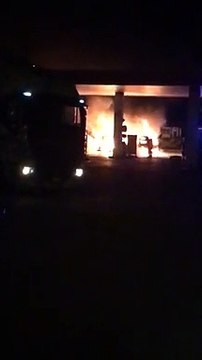 Teramo-Reggina, in fiamme il pulmino dei tifosi amaranto
