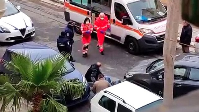 Reggio Calabria, l'incidente in via Pio XI: ferito un uomo in moto [VIDEO]