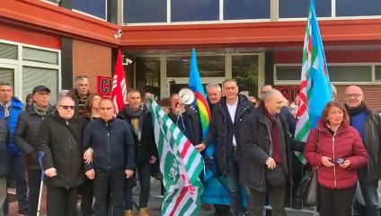 Scioperano i lavoratori del Cas: sit-in a Messina