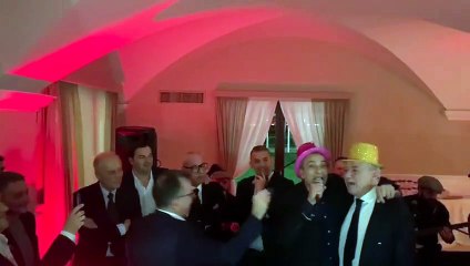 Lillo Foti canta "Reggina Rock'n goal" con Alfredo Auspici alla sua festa di compleanno