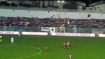 La muraglia amaranto a Vibo