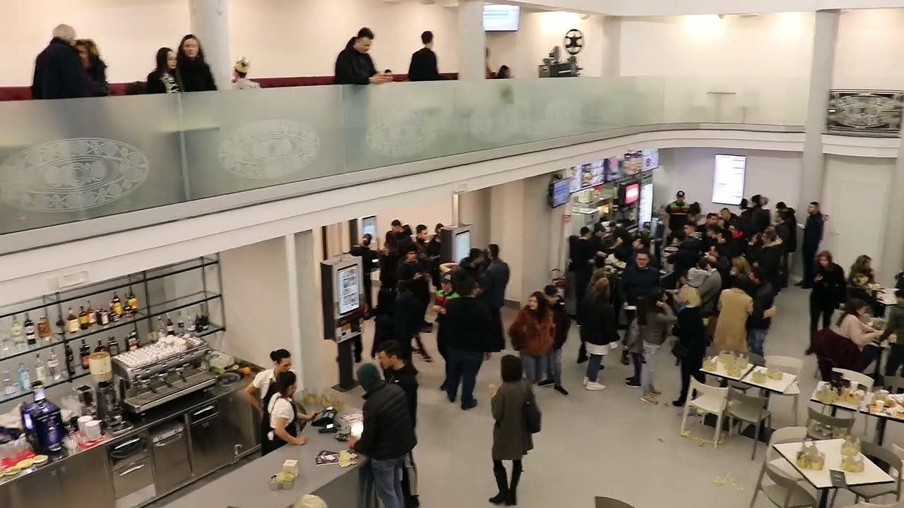 Reggio Calabria, grande festa per lâ€™inaugurazione del Burger King al Teatro Siracusa