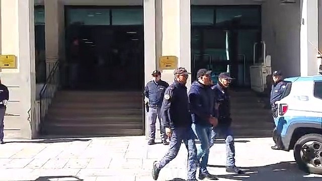 Reggio Calabria, operazione â€œEyphemos : le immagini degli arrestati che lasciano la Questura