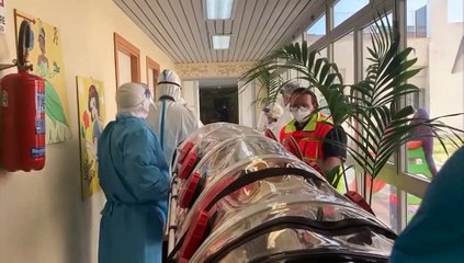 Messina: simulato l'utilizzo di una nuova barella di biocontenimento, le immagini