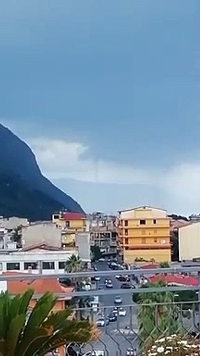 Spettacolare tornado sulla Costa Viola: le immagini da Palmi