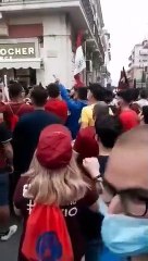 Reggina, i calciatori ballano con i tifosi