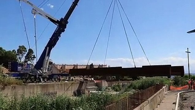 Reggio Calabria, la posa del nuovo ponte tra Lungomare e zona Porto