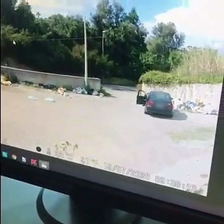 Messina, cittadino ripreso dalle telecamere della Polizia Municipale mentre butta abusivamente spazzatura