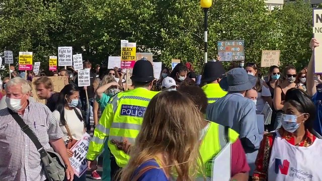 İngiliz sağlık çalışanları zam talebiyle hükümeti protesto etti (1) - LONDRA