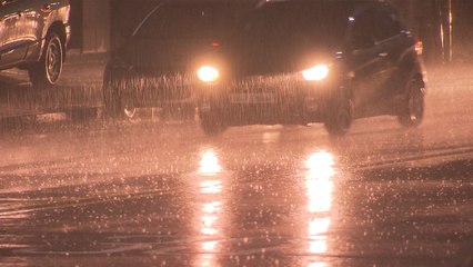 [날씨] 경기·충청 호우경보...시간당 45mm 안팎 강한 비 / YTN