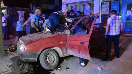 Dur ihtarına uymayan otomobil kaza yaptı: 2 yaralı - KARAMAN