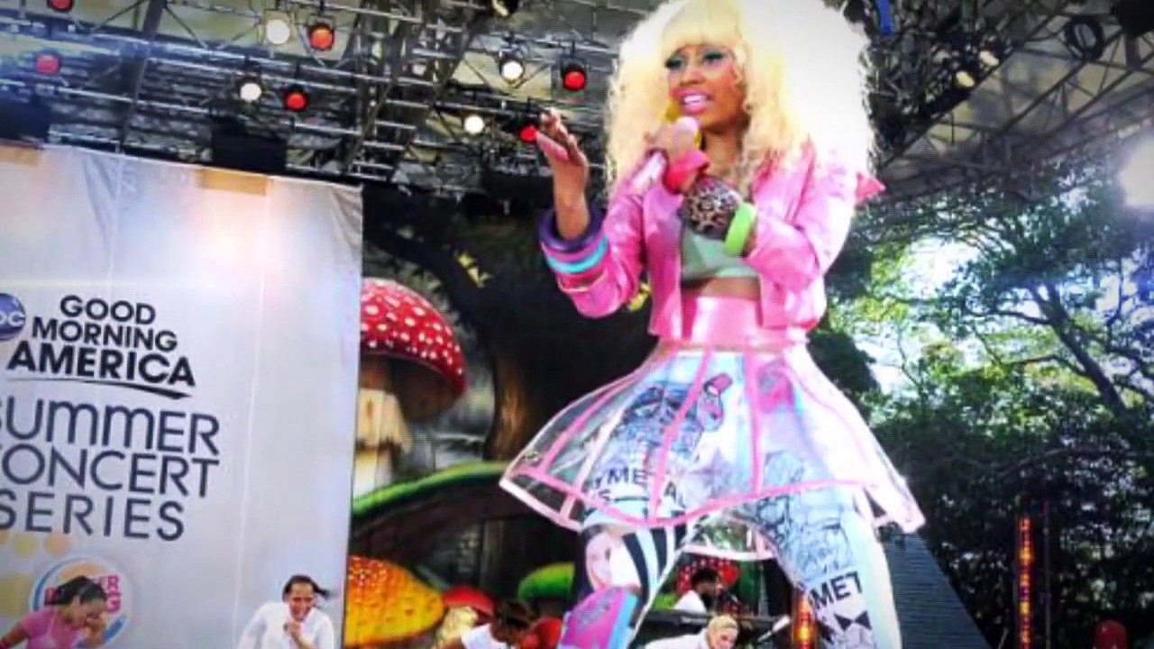 10 Worst Wardrobe Malfunctions on Live TV