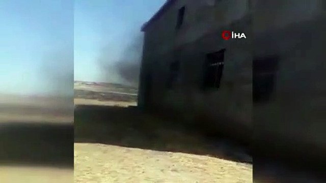 Kendi imkanlarıyla yaptıkları cami yanınca dumanların arasına daldılar