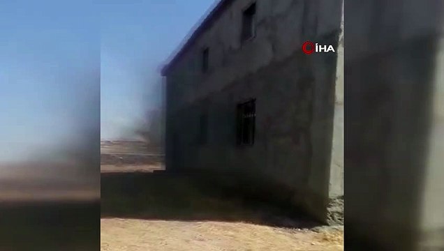 Kendi imkanlarıyla yaptıkları cami yanınca dumanların arasına daldılar