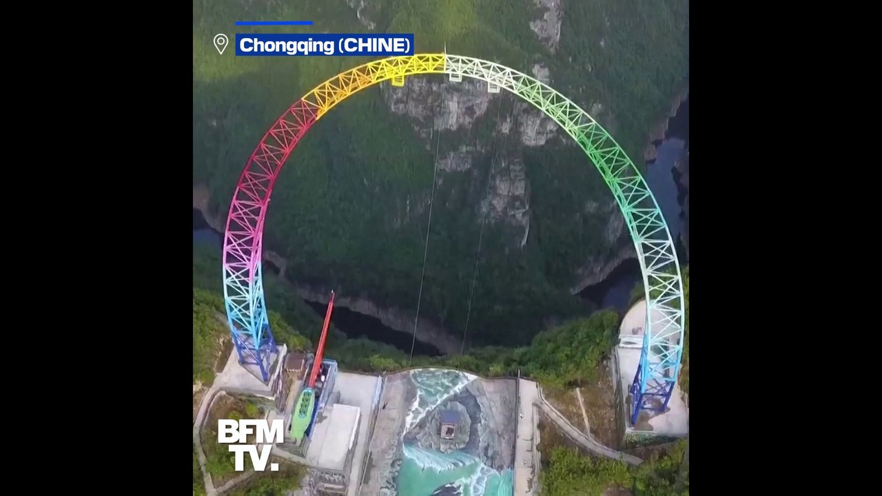 La plus haute balançoire au monde ouvre ses portes en Chine