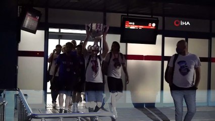 Trabzonspor kafilesi Trabzon'a döndü