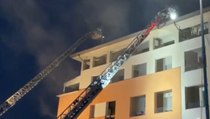 Sesto Fiorentino (FI) - In fiamme tetto di un edificio (30.07.20)