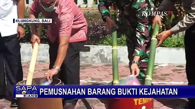 Kejaksaan Negeri Klungkung Memusnahkan Barang Bukti Kejahatan