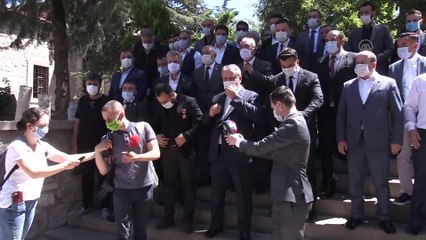 BBP Genel Başkanı Destici, Muhsin Yazıcıoğlu'nun kabrini ve şehitliği ziyaret etti - ANKARA