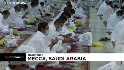 شاهد: أعداد محدودة من الحجاج تؤدي الركن الاعظم من الحج