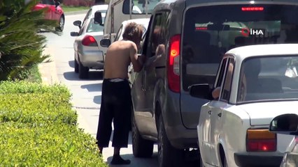 Sürücüleri çileden çıkardı, polis müdahalesiyle uzaklaştırıldı