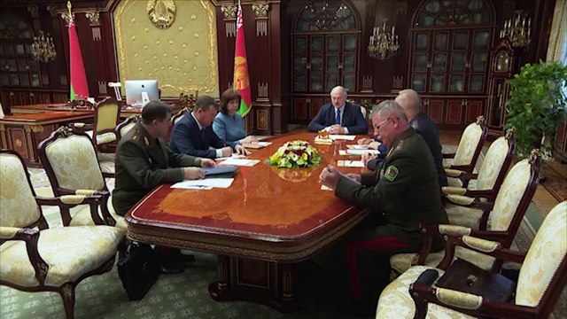 Они опоздали на самолёт : Москва настаивает на невиновности россиян