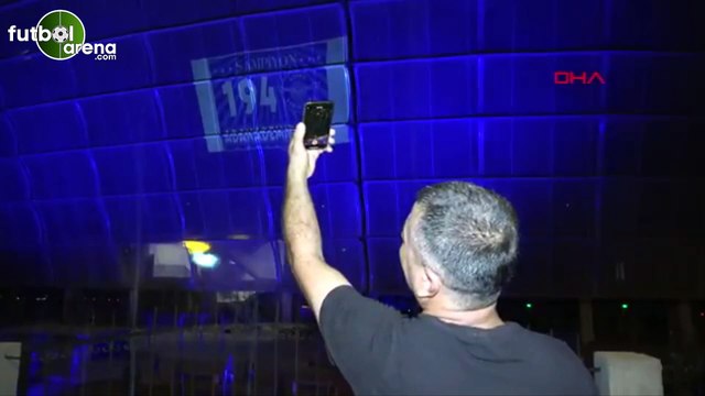 Yeni Adana Stadyumu 'mavi-lacivert' ışıklarla aydınlatıldı