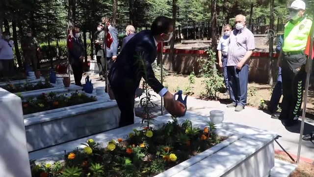 Şehitliklerde bayram yoğunluğu - ÇANKIRI