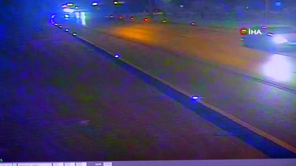 1 kişinin hayatını kaybettiği kazada otomobil ile motosiklet böyle çarpıştı