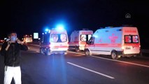Anadolu Otoyolu'nda, pikapla yolcu otobüsü çarpıştı: 5 yaralı - BOLU
