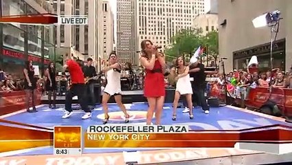 Hilary Duff - With Love (Live - Today Show @ Rockefeller Plaza) (2006/07/29) HD