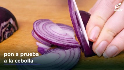¿Cómo preparar jugo de cebolla para hacer crecer el cabello?