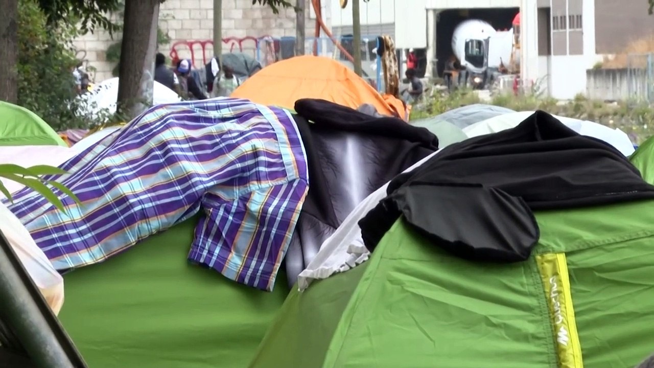 'Hier ist Corona': Geflüchtete bei Paris sorgen sich um ihre Gesundheit