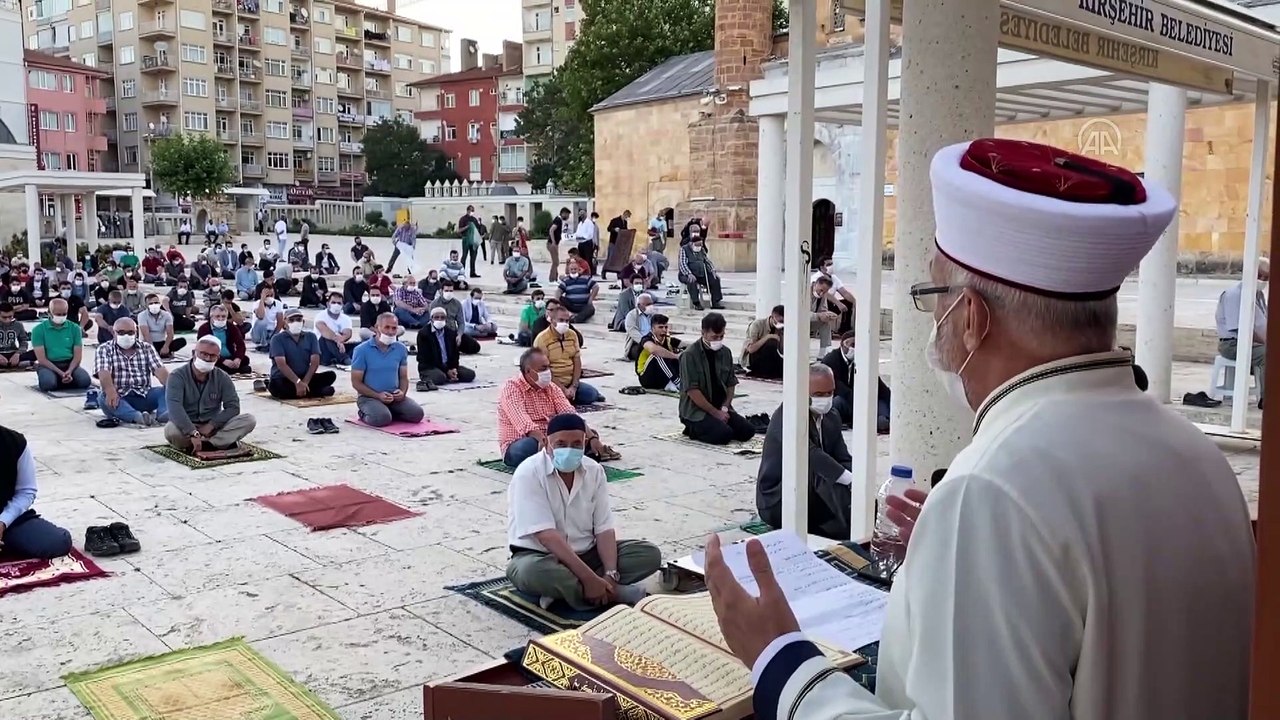 Tarihi Ahi Evran-ı Veli Külliyesi'nde sosyal mesafeli bayramlaşma - KIRŞEHİR