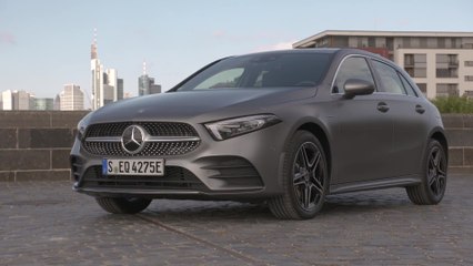 The new Mercedes-Benz A 250 e Design in Mountain grey