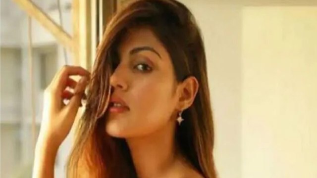 Rhea accuses Sushant's relative of influencing death probe