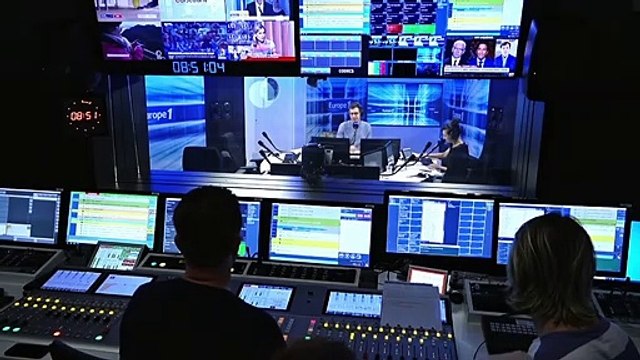 BEST OF - Emmanuel Macron rend hommage aux premières lignes : Ô rage, ô désespoir, ô virus ennemi (Canteloup)