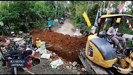 Kakek 80 Tahun Ikut TMMD Perbaiki Jalan Desa