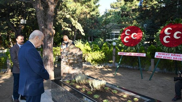 Türkeş’in mezarını ziyaret eden Bahçeli’den 1 ay sonra ilk tweet