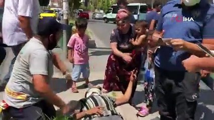 Esenyurt'ta yolcu minibüsü otomobile çarptı: 7 yaralı