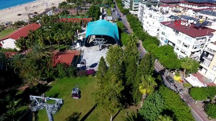 Antalya'da bayramın ilk gününde sahiller doldu taştı