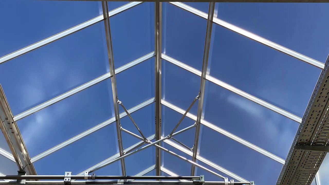 Cabrio-Gewächhaus öffnet die Lüftung