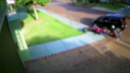 Câmera registra batida e confusão no Bairro Country