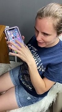 Une fille aveugle nous montre comment elle utilise son iPhone et c'est impressionnant