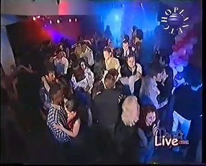 Валя - Тъжен град / Искай ме (live)