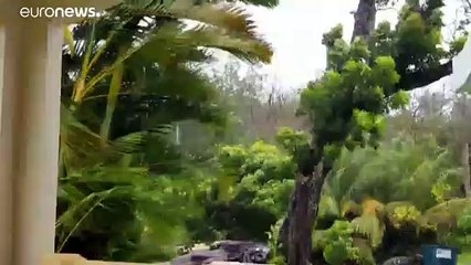 شاهد.. الإعصار إسايس يضرب بورتوريكو ويتسبب بفيضانات وانزلاقات أرضية