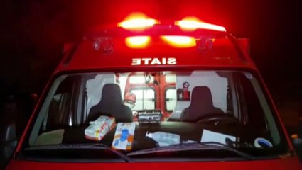 Motociclista é socorrido após sofrer queda no Bairro Guarujá