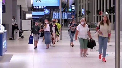 4 aylık aranın ardından ilk Rus turistler Türkiye'ye geldi